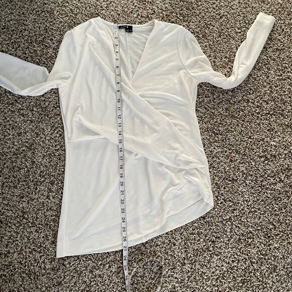 Bylyse White Draped Faux Wrap Asymmetrical Hem Long Sleeve Top Women's Size P/S - Picture 7 of 7